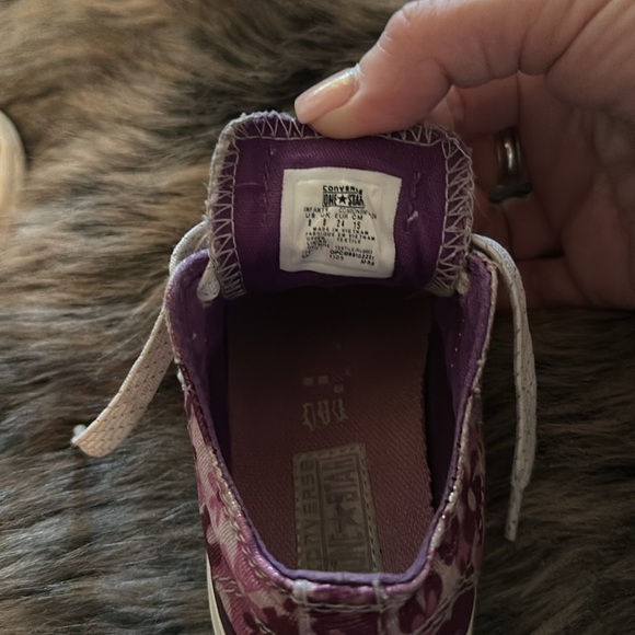 Converse all star girls size 8 low top purple flower - Picture 4 of 4